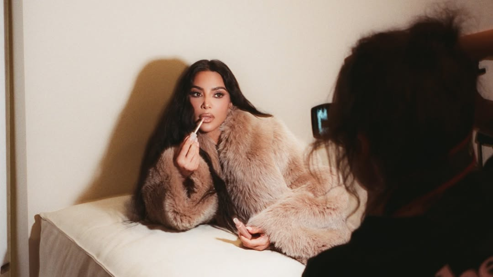 Kim Kardashian napoveduje novo lepotno linijo Skims Beauty