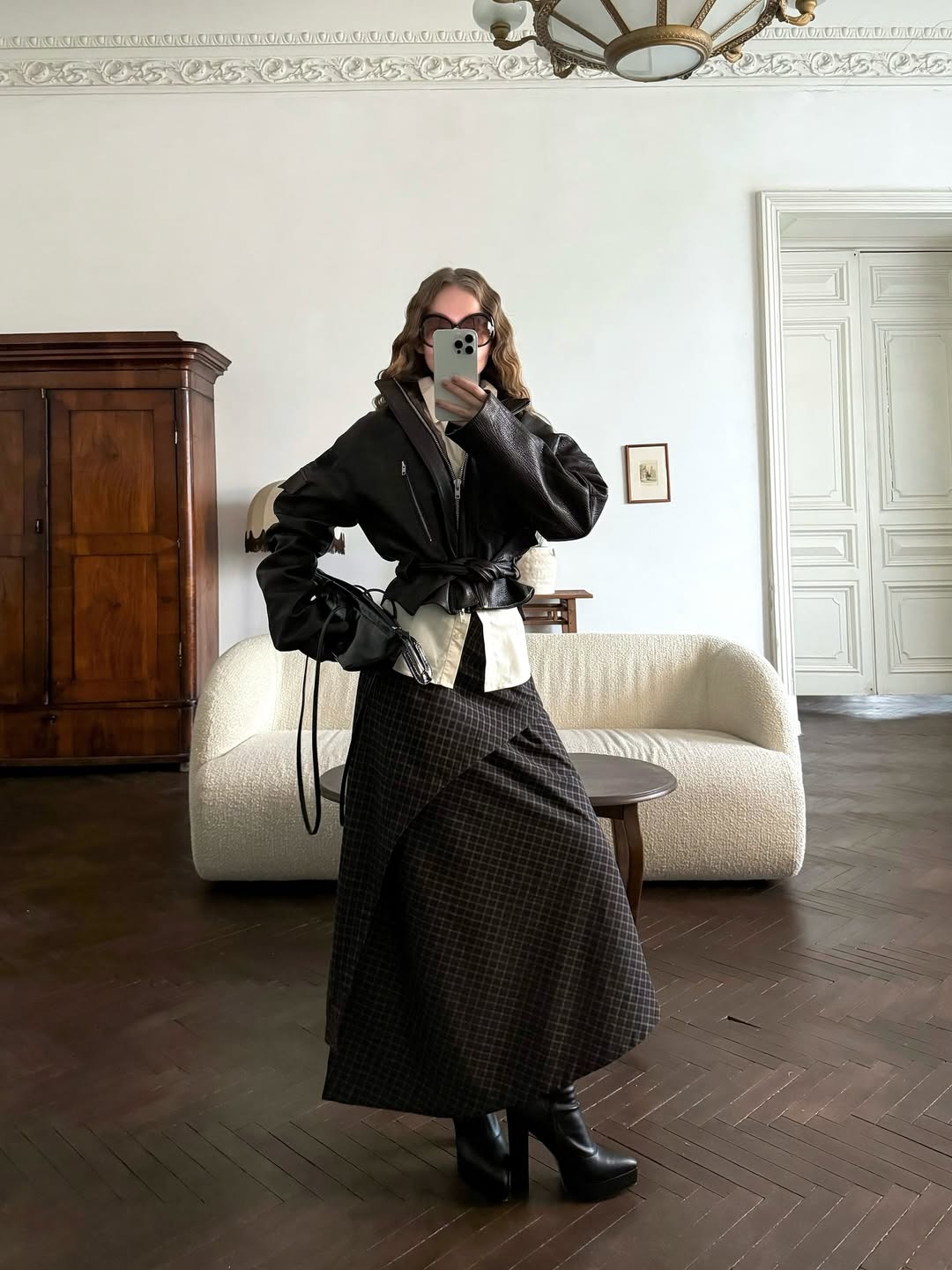 Najlepši trend sezone: Kako letos nositi tartan, da bo vaš videz deloval elegantno, a sproščeno