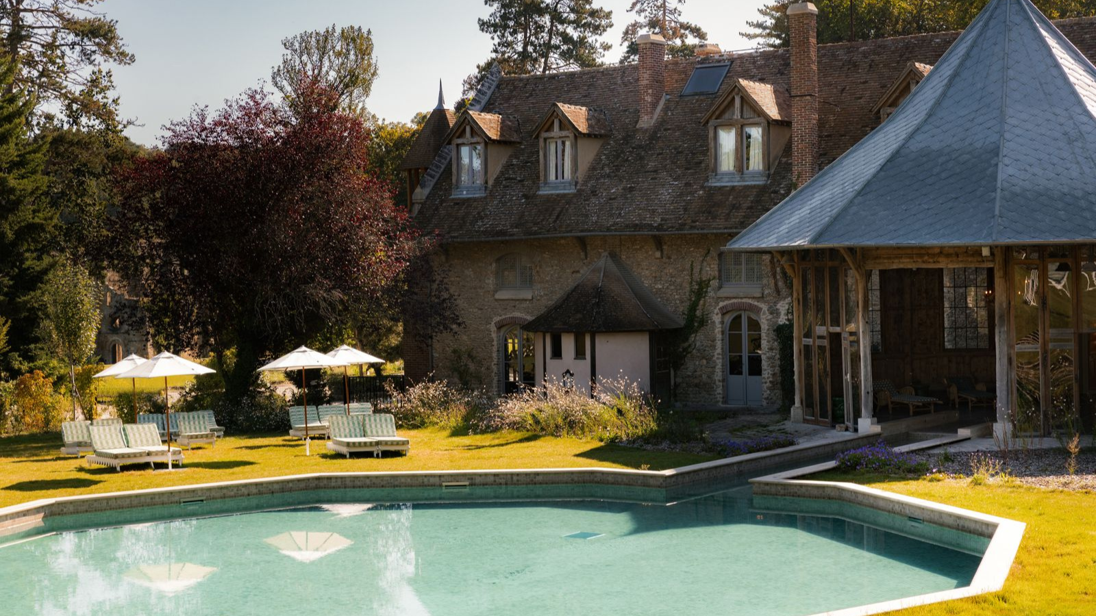 L’Abbaye des Vaux-de-Cernay: Francoski biser, kjer se zgodovina sreča z umirjenim razkošjem in naravo