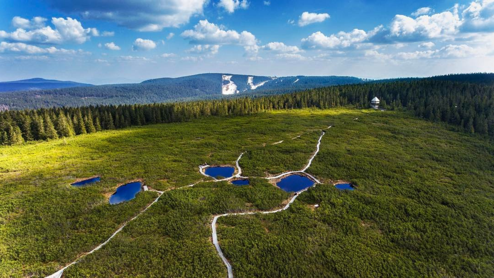 Lovrenška jezera: Pravljični kotiček Pohorja, kjer se čas ustavi in narava diha s polnimi pljuči