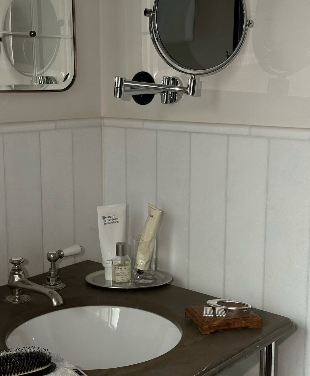 Čista eleganca v steklenički: 7 parfumov za tiste, ki ljubite minimalizem